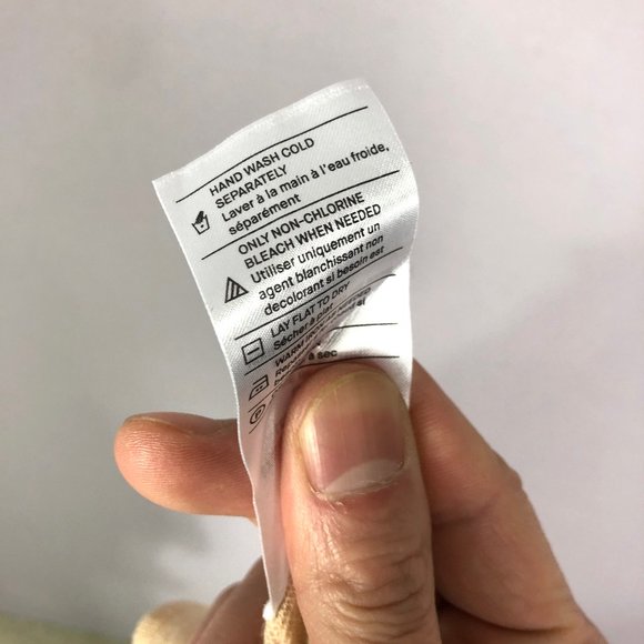 Vince Women's Fitted Back Cashmere V-Neck Sweater In Praline Size Small - Picture 13 of 13